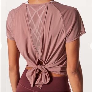 Lululemon Mix And Mesh Tee Size 4